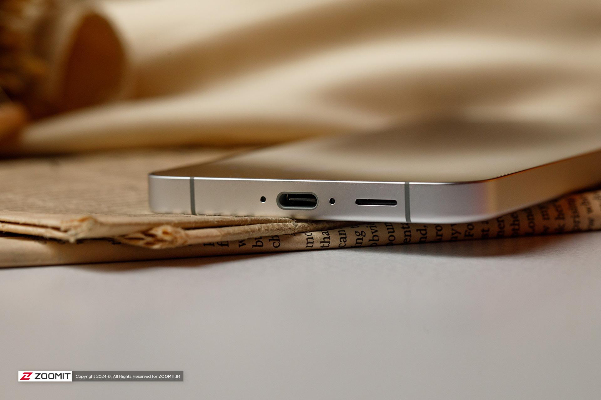 پورت USB-C در گلکسی S24 FE