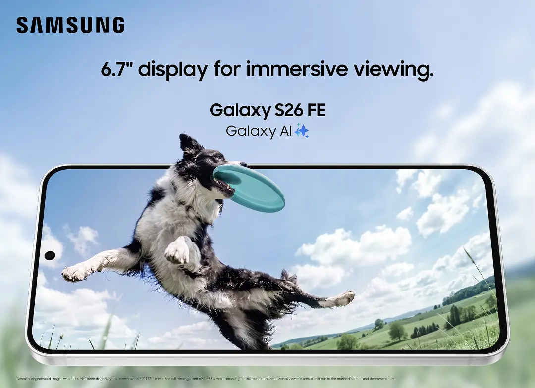 نمایشگر ۶.۷ اینچی گوشی گلکسی S26 FE (Galaxy S26 FE) با تصویر سگ در حال بازی