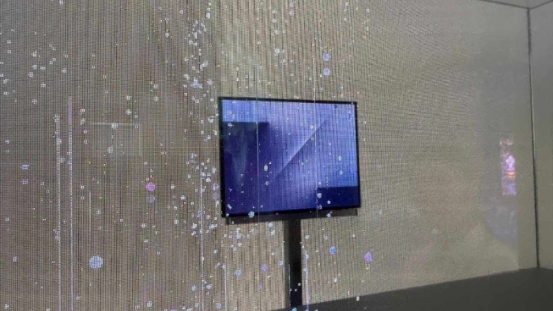 نمای جلو گوشی گلکسی زد ترای‌فولد