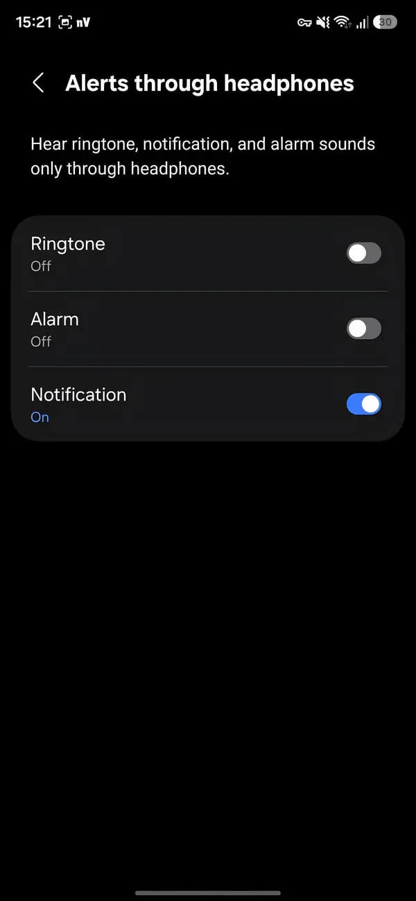 تنظیمات Alerts through headphones در گوشی سامسونگ برای مدیریت صدای زنگ و اعلان‌ها