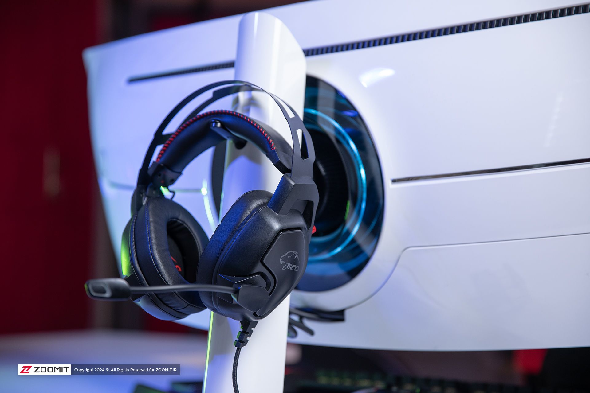 رینگ نورپردازی RGB در پنل پشت مانیتور Odyssey Neo G9 سامسونگ