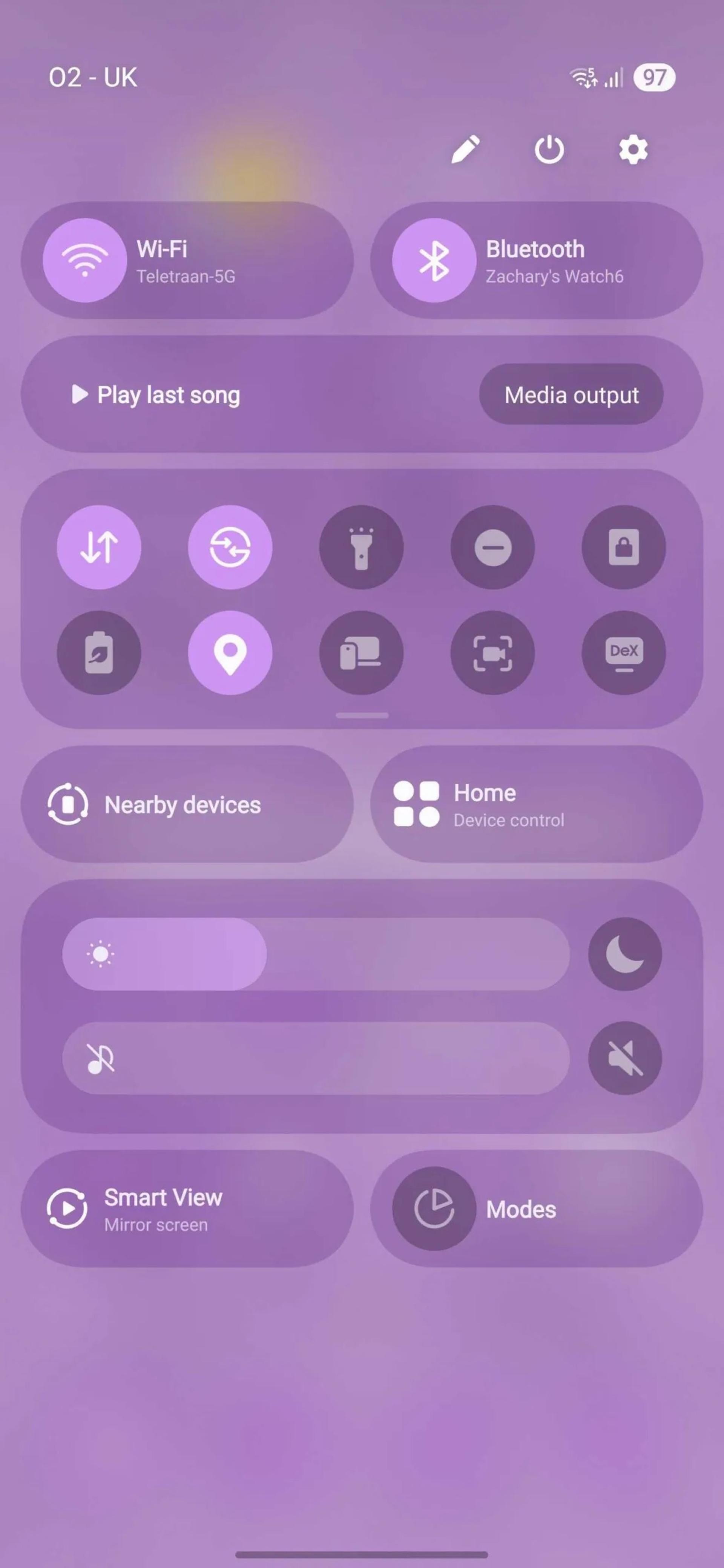 کلیدهای دسترسی سریع Modes و Nearby devices در بتای چهارم One UI 7