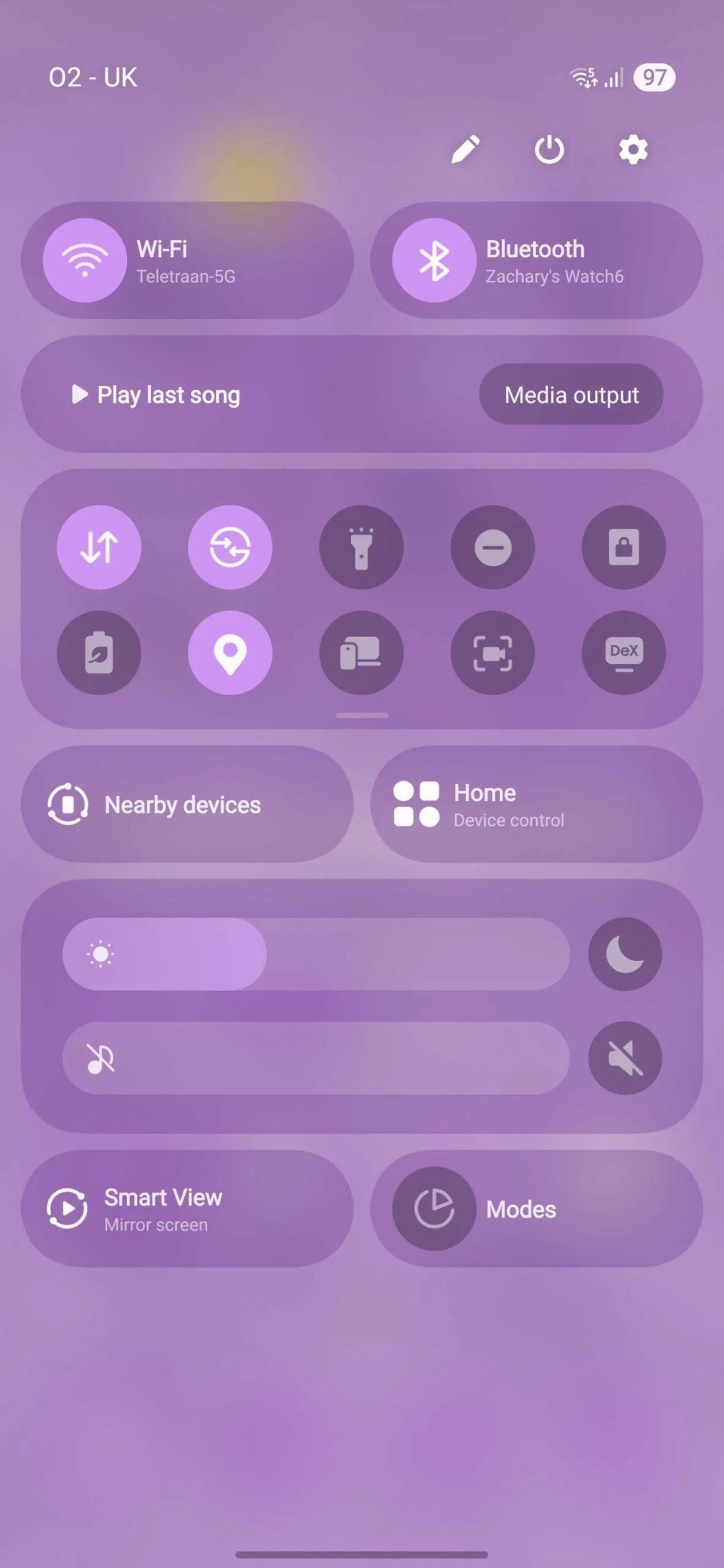 کلیدهای دسترسی سریع Modes و Nearby devices در بتای چهارم One UI 7