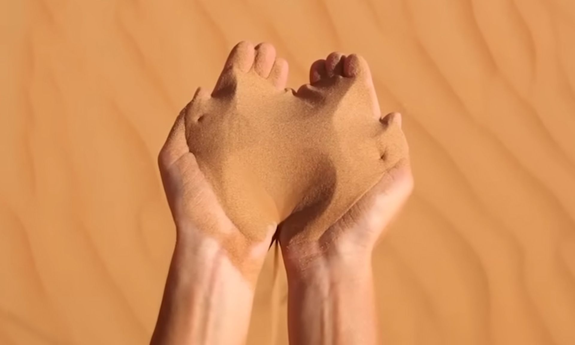 ماده‌ی اولیه‌ی ساخت تراشه، شن است