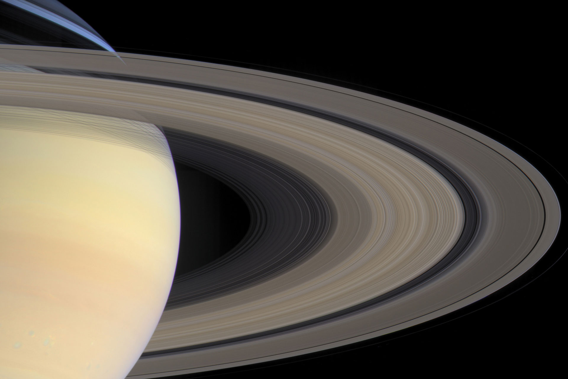 Какого цвета кольца сатурна. Кольца Сатурна Кассини. Сатурна НАСА "Кассини". Щель Кассини в кольце Сатурна.