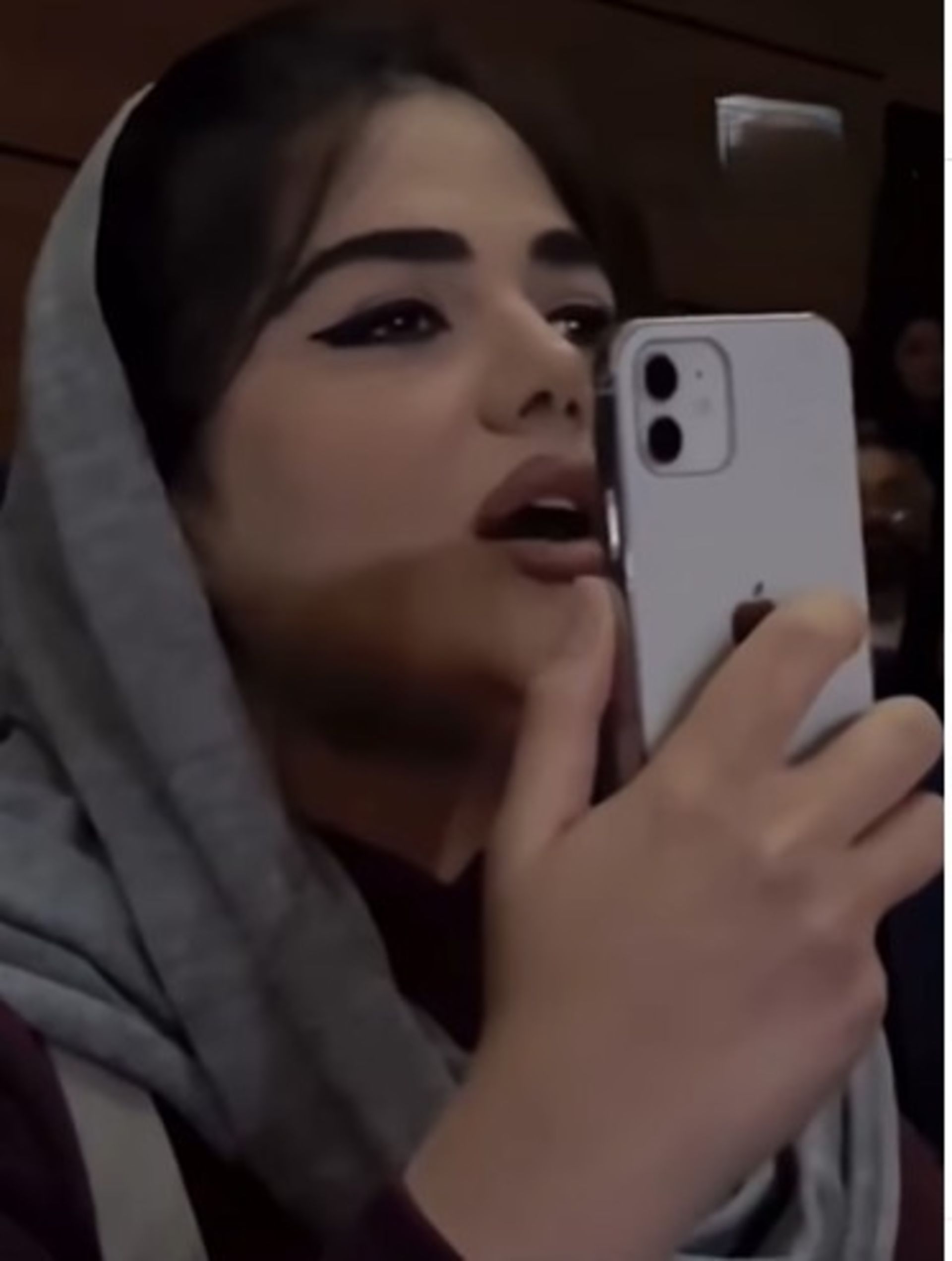 مسدود کردن پیج زن خواننده