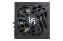 نمای پنل زیر پاور کامپیوتر سی سونیک FOCUS GX ATX 3.0 با توان 750 وات با نمایش لوگو و فن