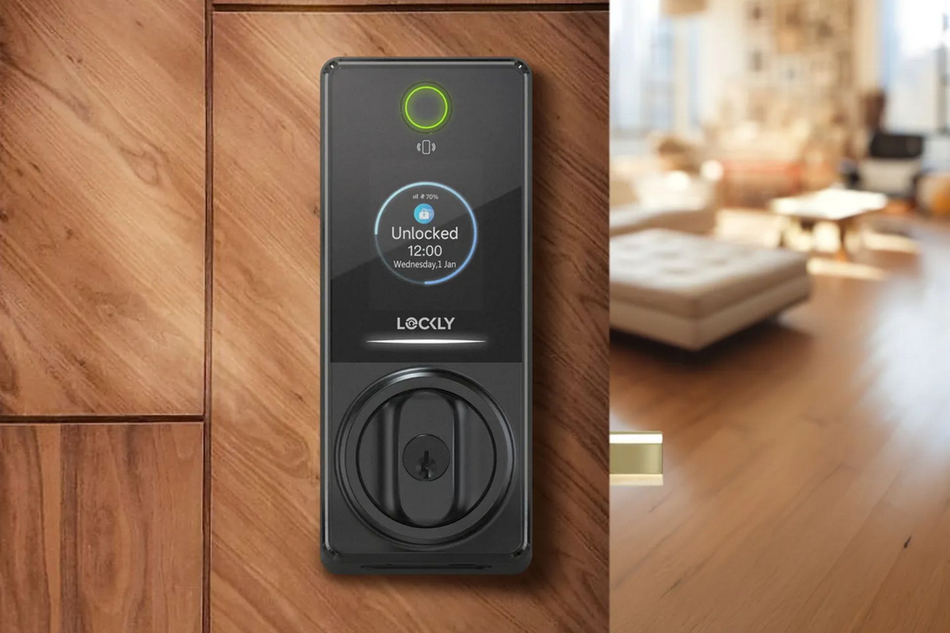 قفل هوشمند The Secure Pro شرکت Lockly نصب شده روی در