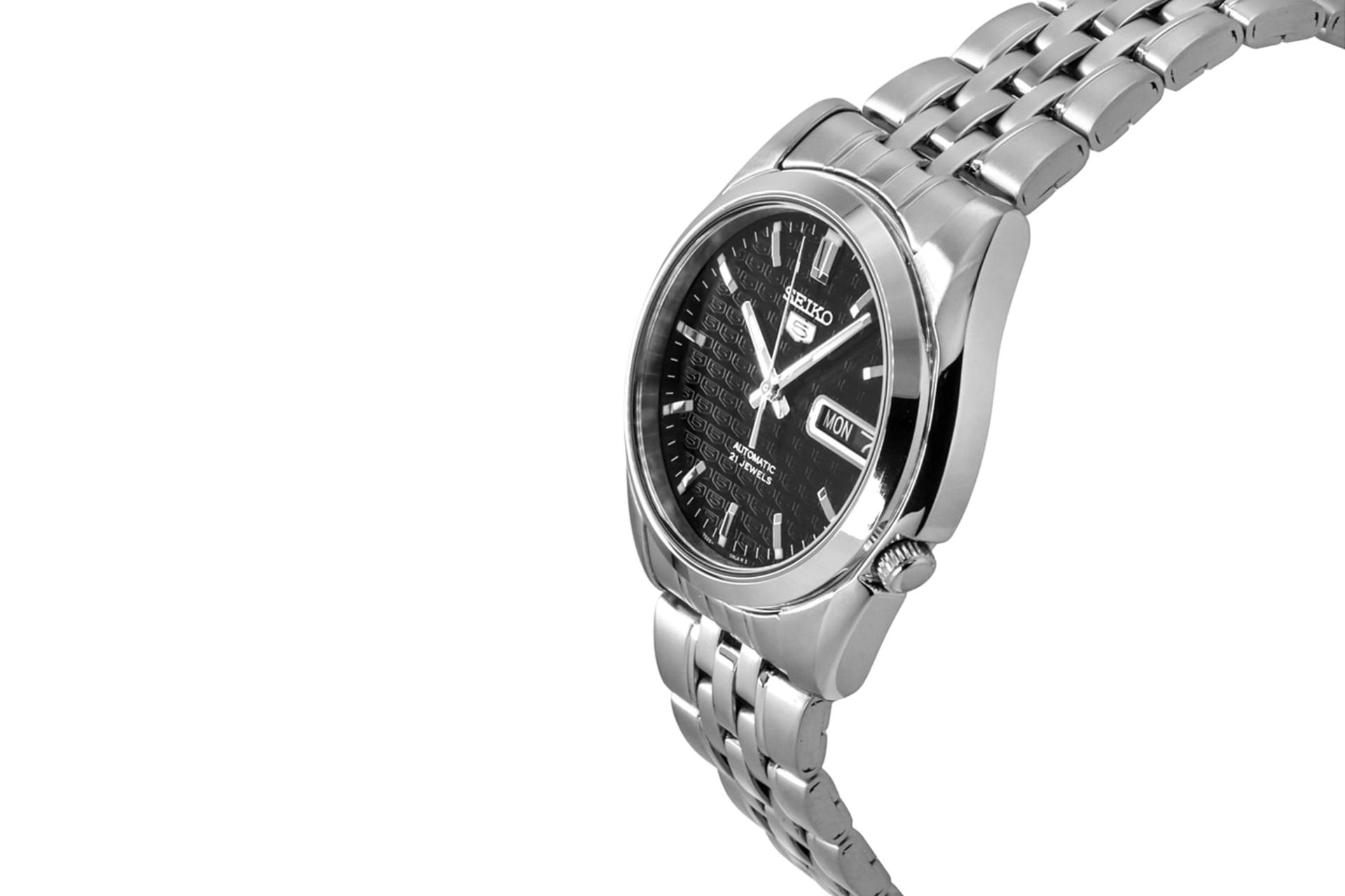 ساعت مچی مردانه سیکو 5 مدل SNK361 نقره ای / Seiko 5 SNK361 از نمای کناری
