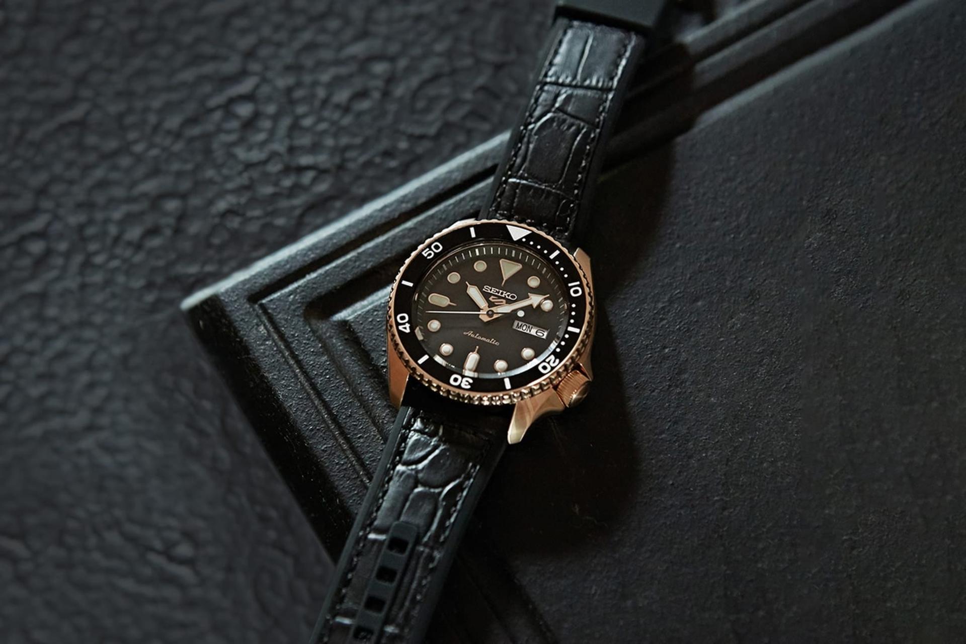 ساعت مچی مردانه سیکو Seiko 5 Sports SRPD76 از نمای بالا