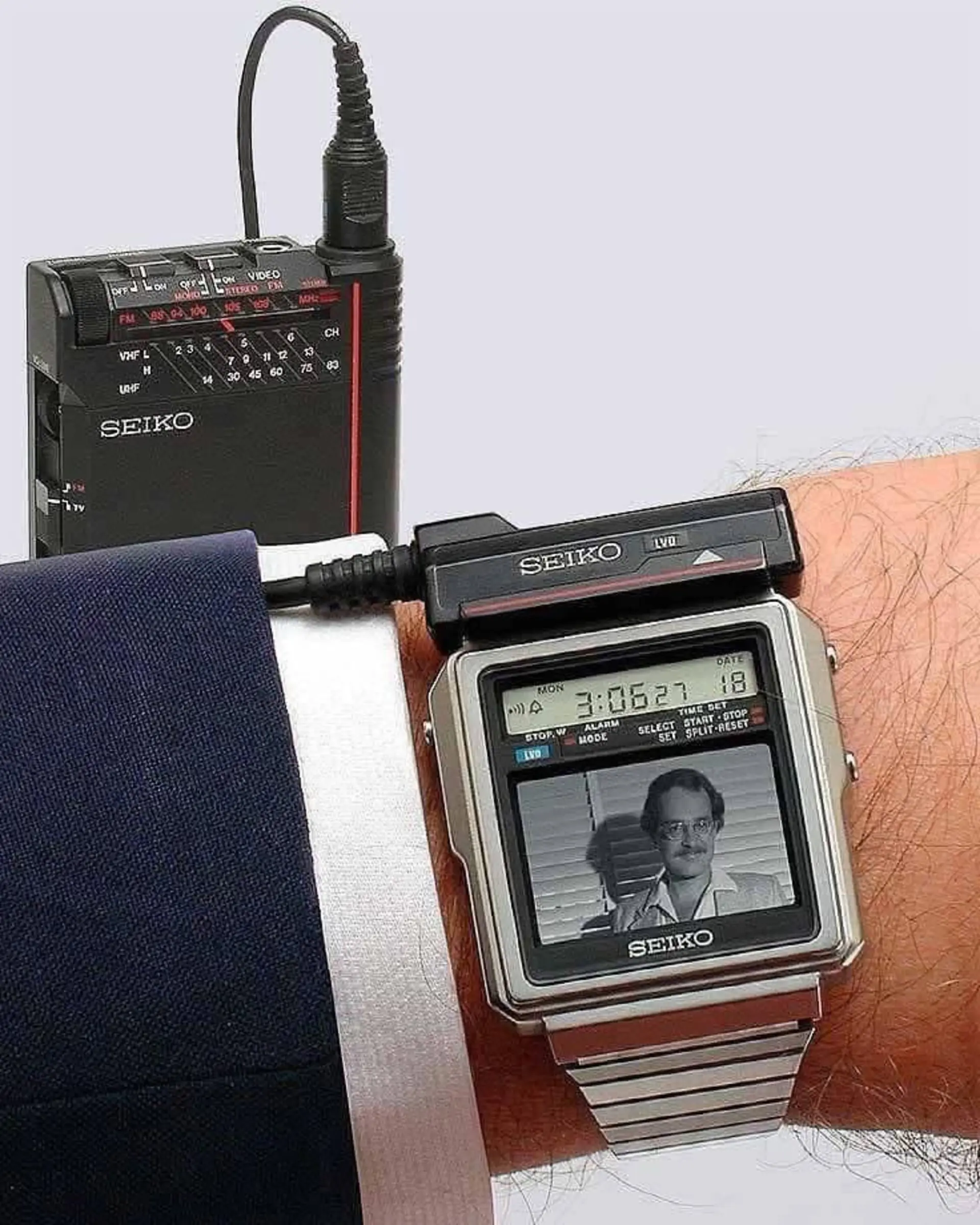 نمای جلو ساعت سیکو TV Watch روی مچ دست