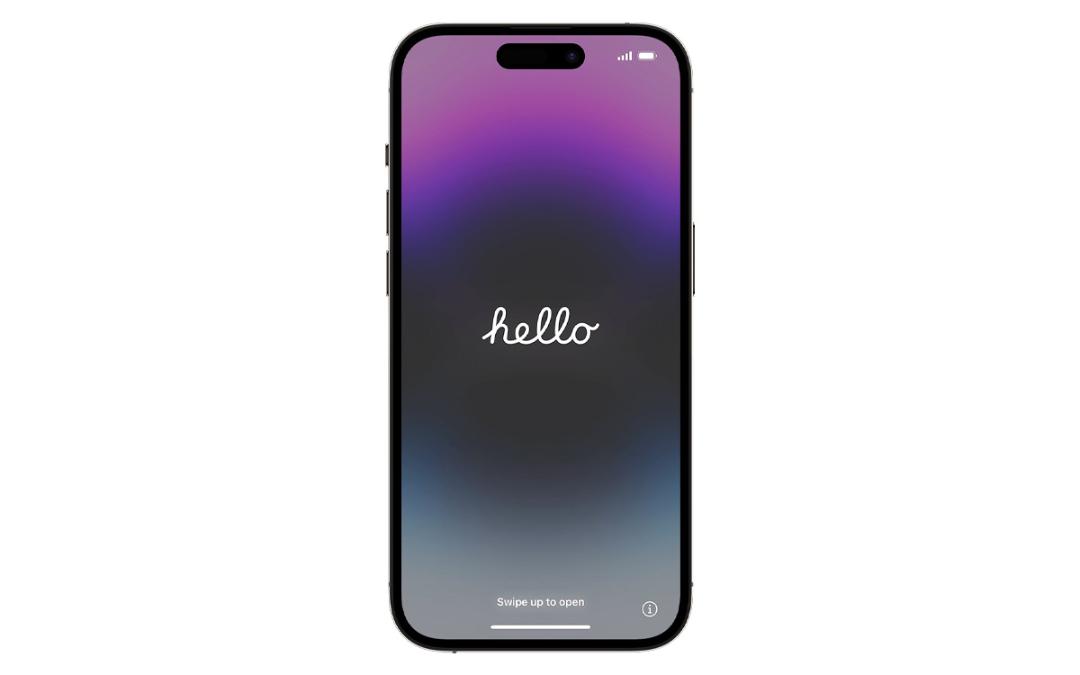 نمایش کلمه Hello روی گوشی آیفون