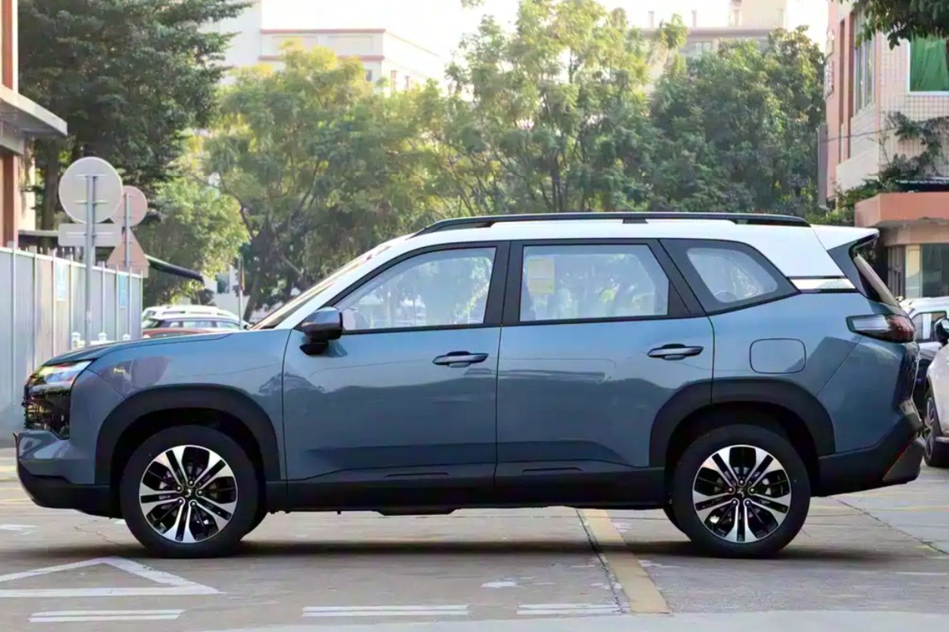 شاسی بلند Xingguang 560