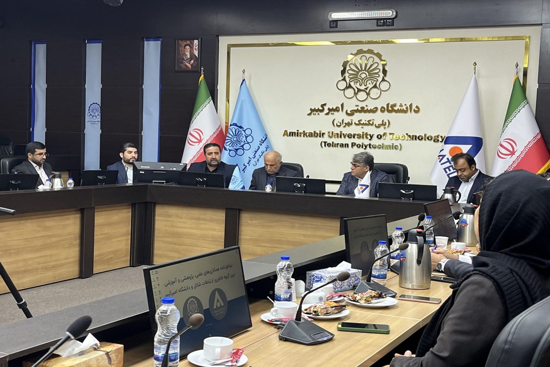 نشست شاتل و دانشگاه امیرکبیر