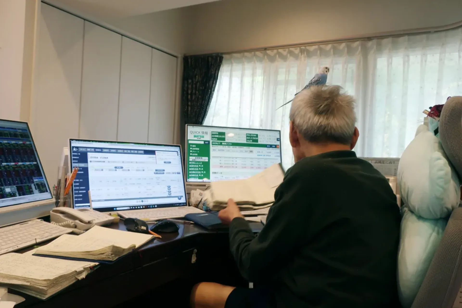 شیگرو فوجیموتو در حال ترید