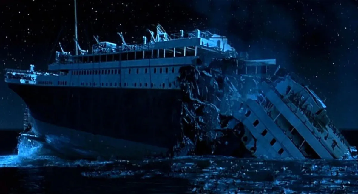 نصف شدن کشتی تایتانیک