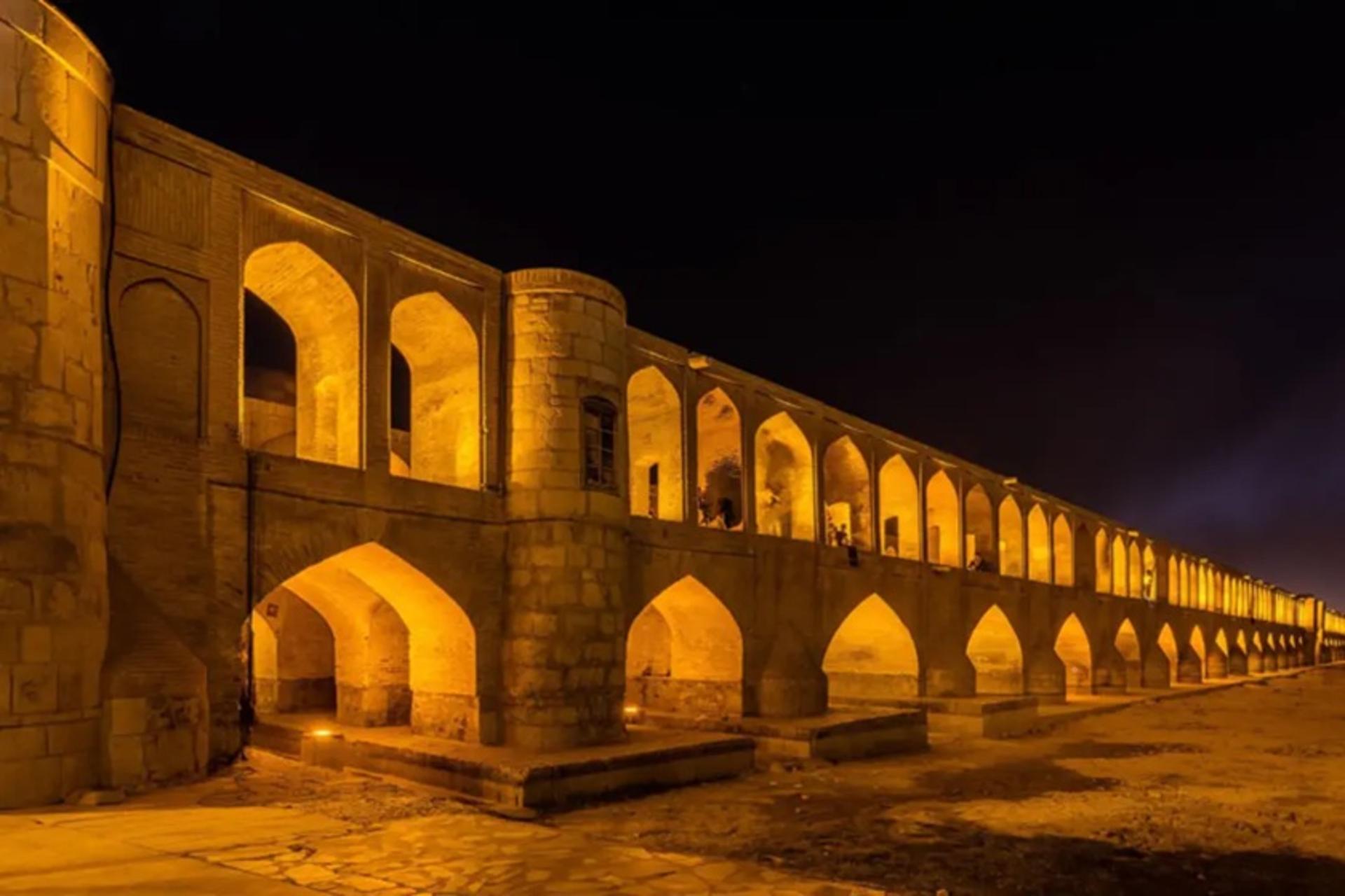 سی و سه پل اصفهان
