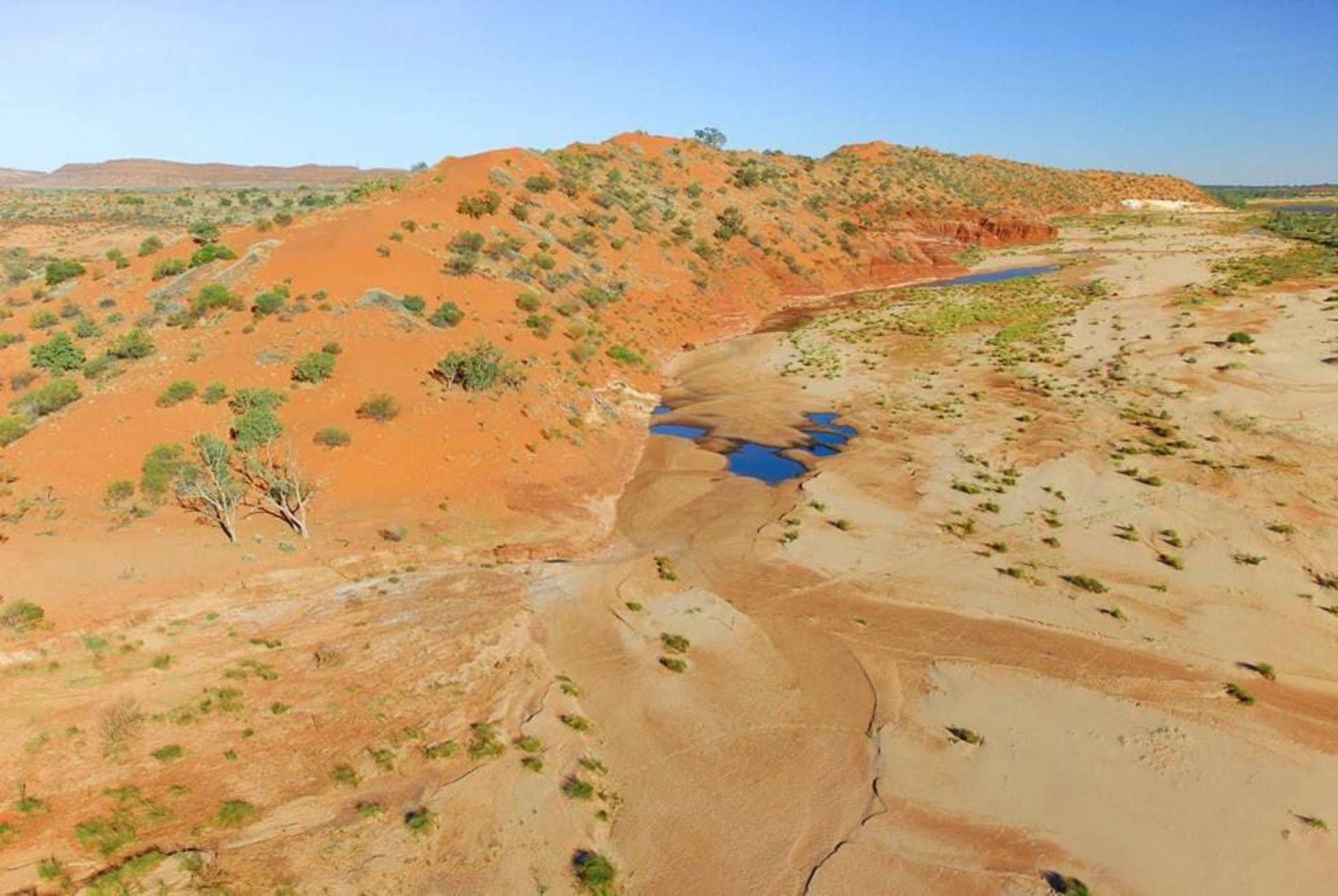 رودخانه فینک در صحرای سیمپسون