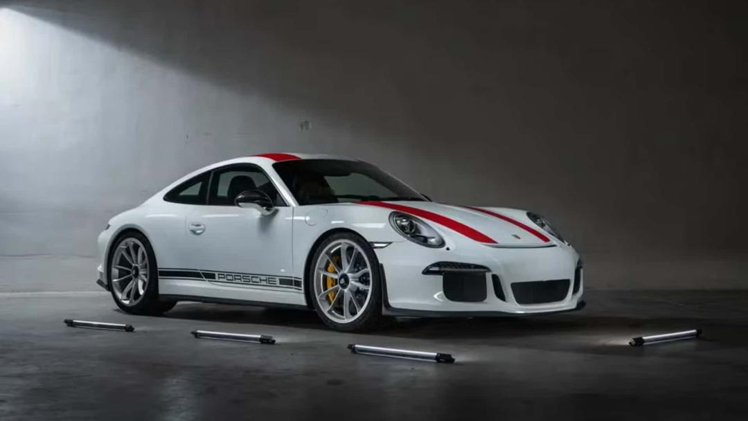 خودرو پورشه 2016 PORSCHE 911 R از نمای سه‌رخ جلو