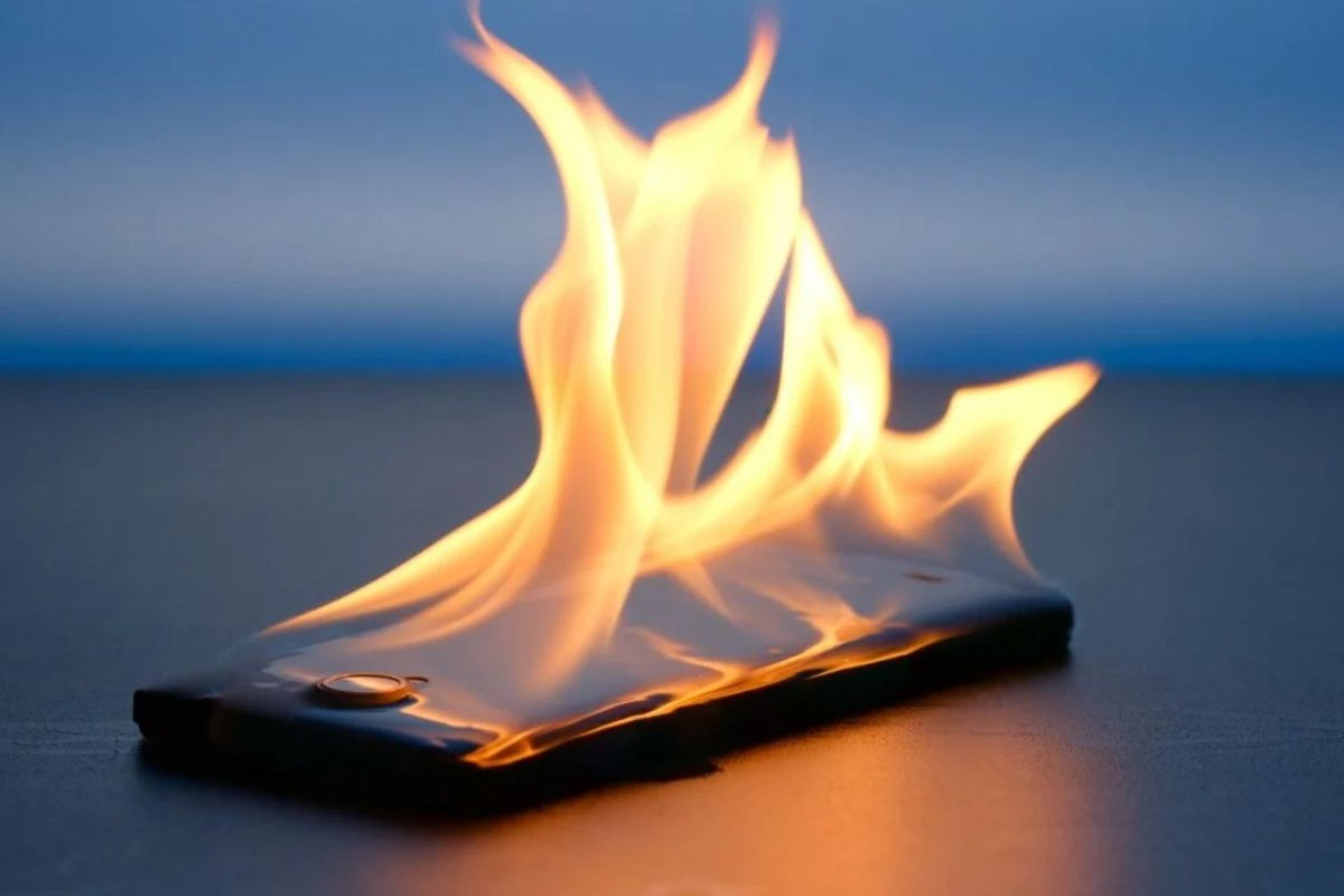 انفجار گوشی هوشمند