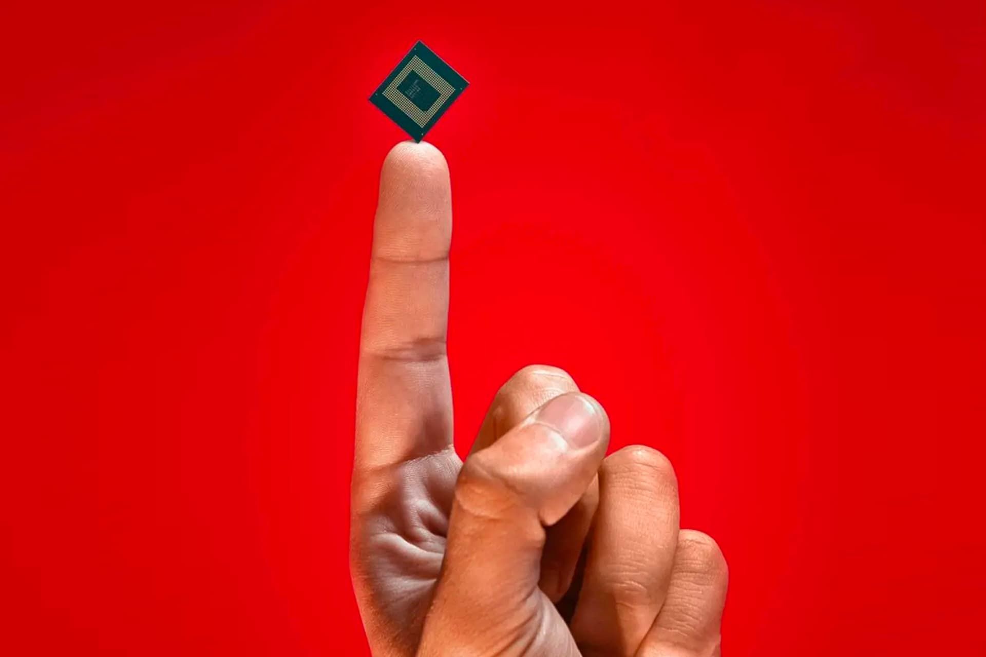 پردازنده اسنپدراگون ۸ نسل ۳ / Snapdragon 8 Gen 3 روی انگشت اشاره
