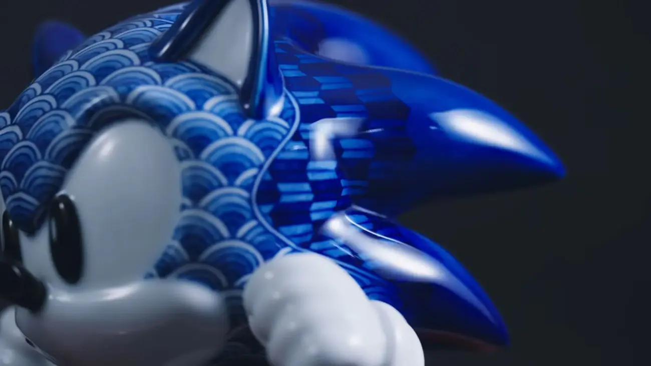 مجسمه سرامیکی سونیک (Sonic) با نقوش سنتی ژاپنی و رنگ آبی