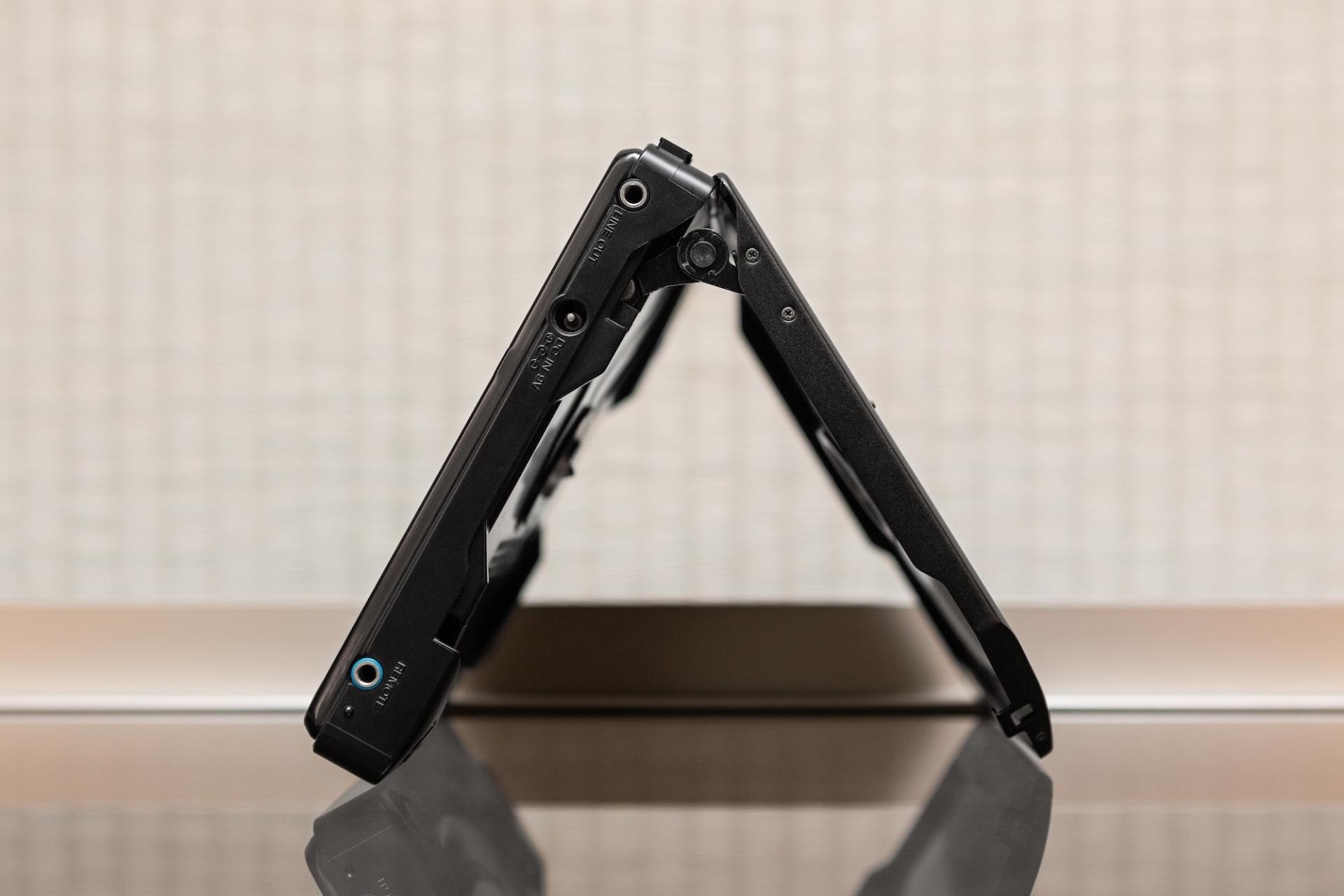لبه‌ی سمت چپ دیسک‌من سونی D-350
