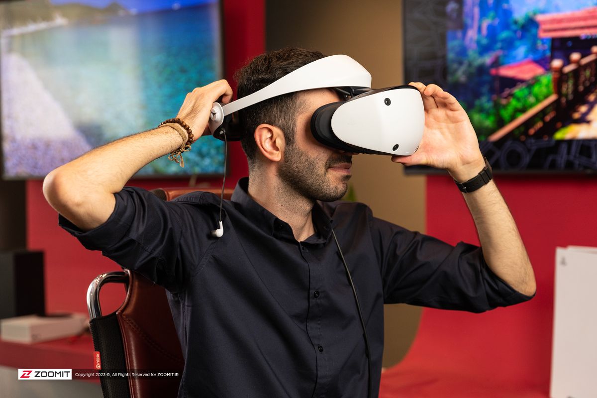 Adjusting the PlayStation VR2 virtual reality headset to the face