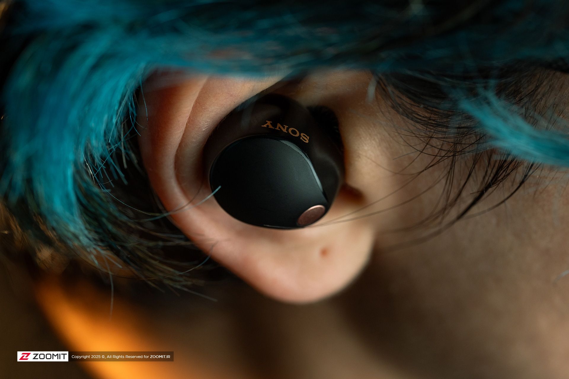 هدفون WF1000-xm5 سونی در گوش 