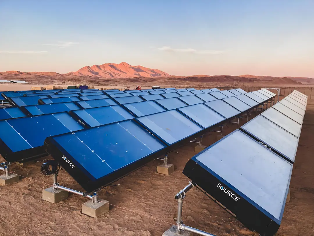 پنل‌های خورشیدی (Hydropanel) شرکت SOURCE برای استخراج آب آشامیدنی از رطوبت هوا