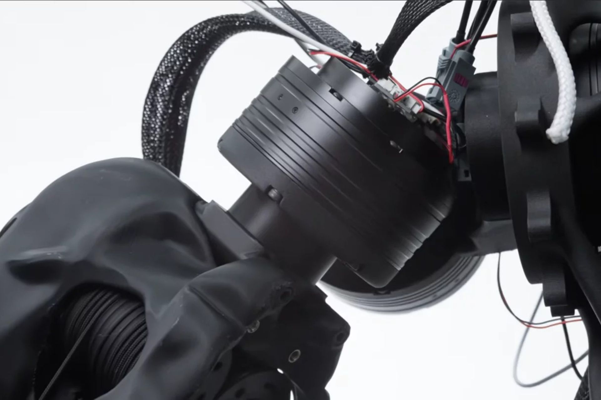 نمای نزدیک هلیوس، ربات چهاربازوی جدید اوربیت رباتیکس