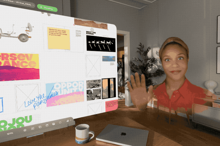 یک مرد و یک زن از نمای جلو در حال حرف زدن و اشاره به تابلو