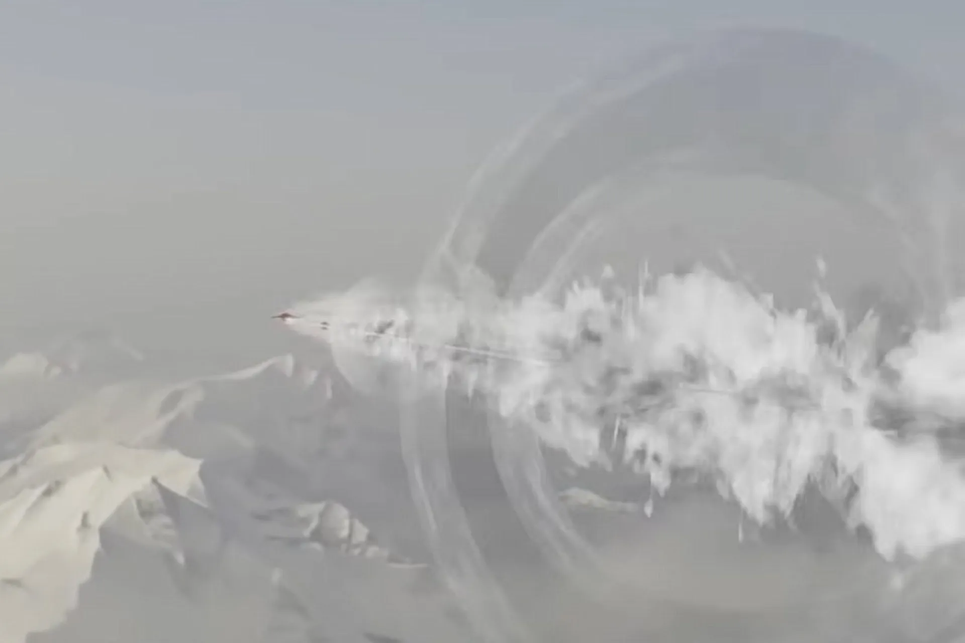 رد دود دونات شکل هواپیمای SR-75