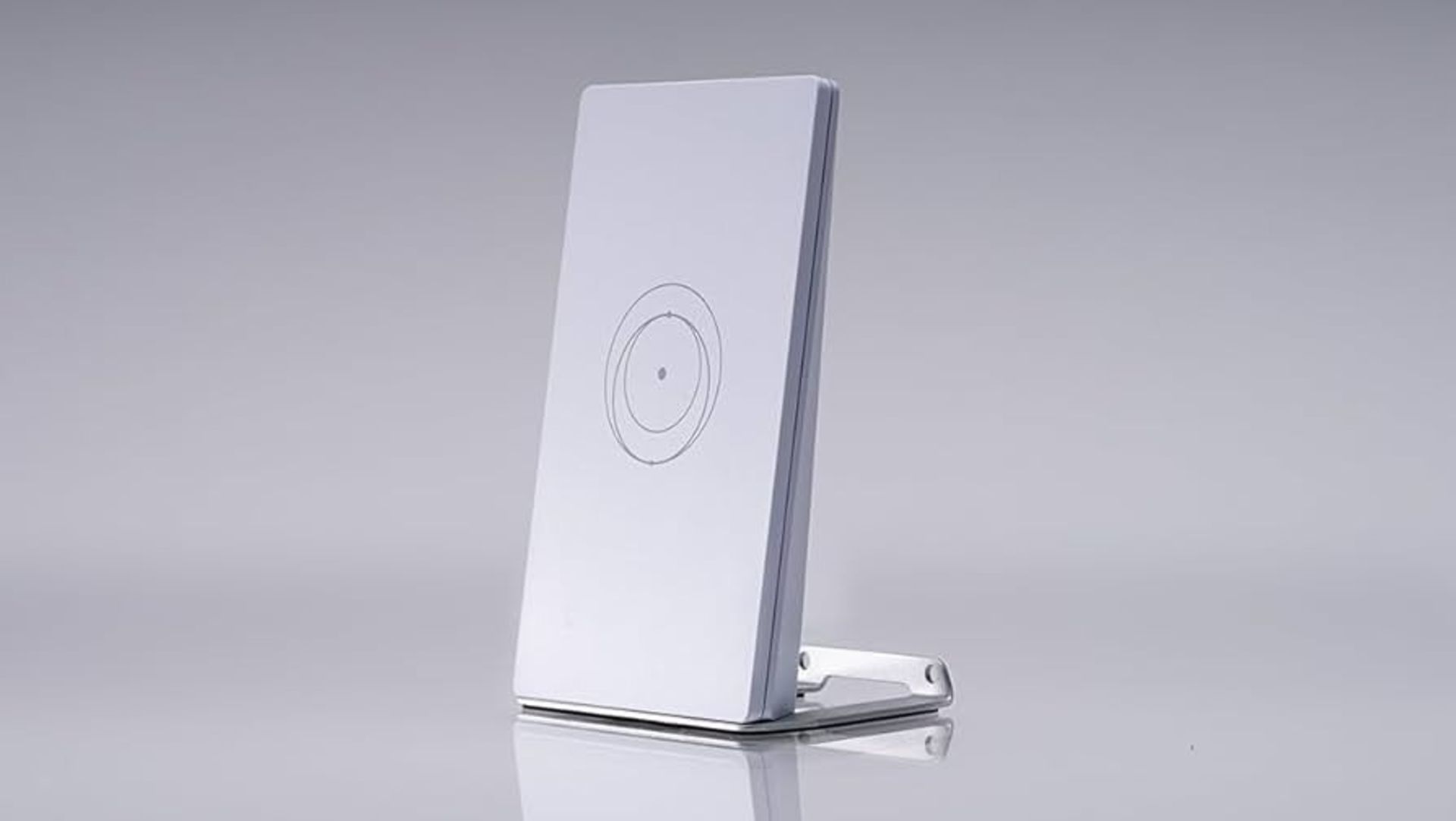 مودم مینی استارلینک در حالت ایستاده