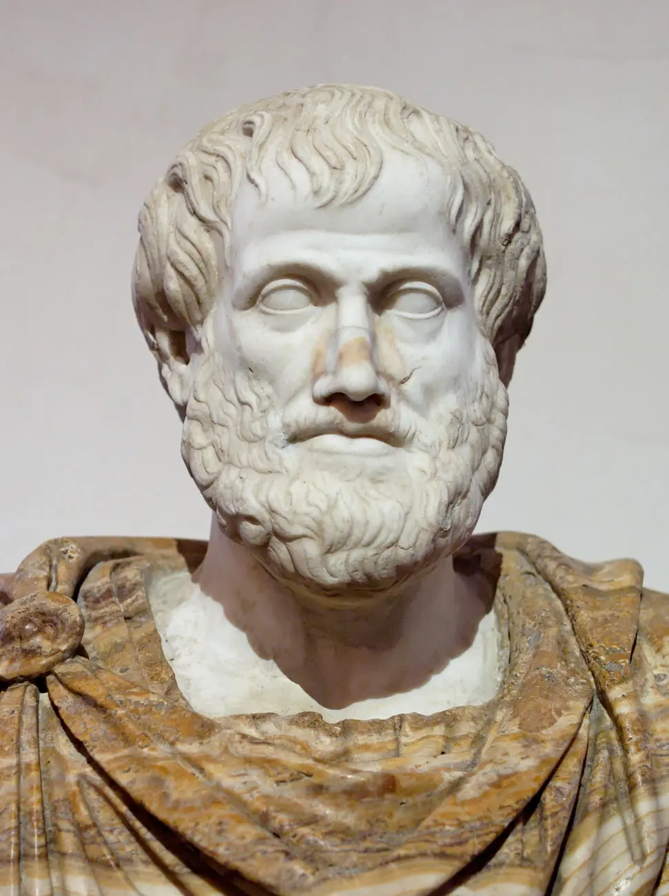 مجسمه سنگی ارسطو (Aristotle) با ریش و پوشش کلاسیک