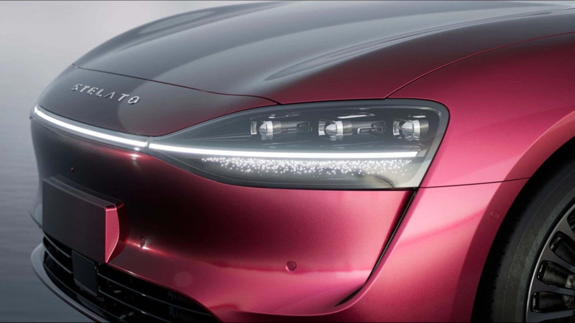 خودرو استلاتو S9 هواوی بایک چراغ جلو قرمز