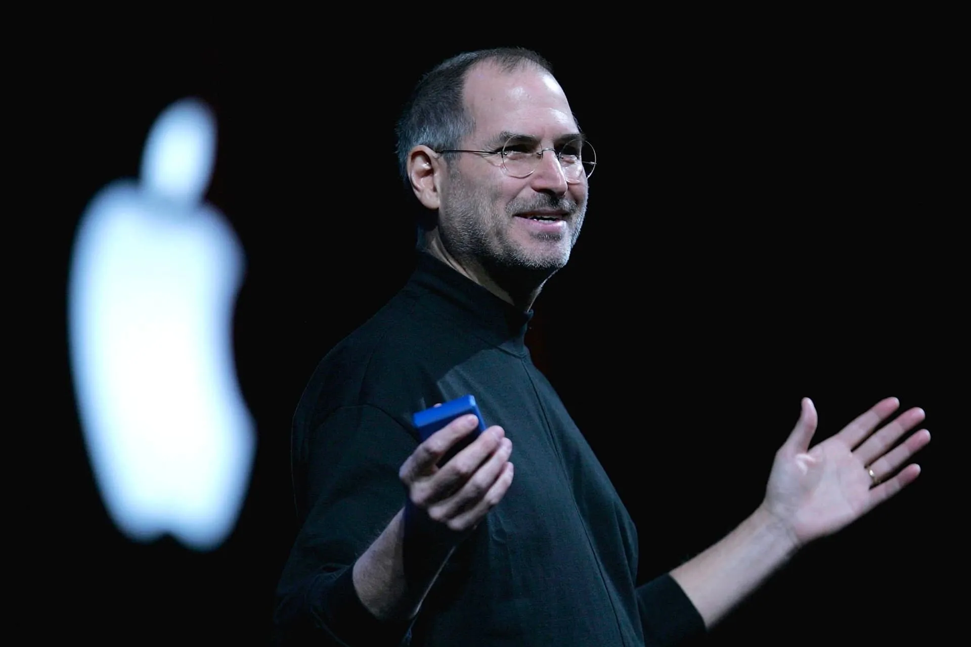 استیو جابز / Steve Jobs بنیان گذار اپل در کنفرانس مطبوعاتی