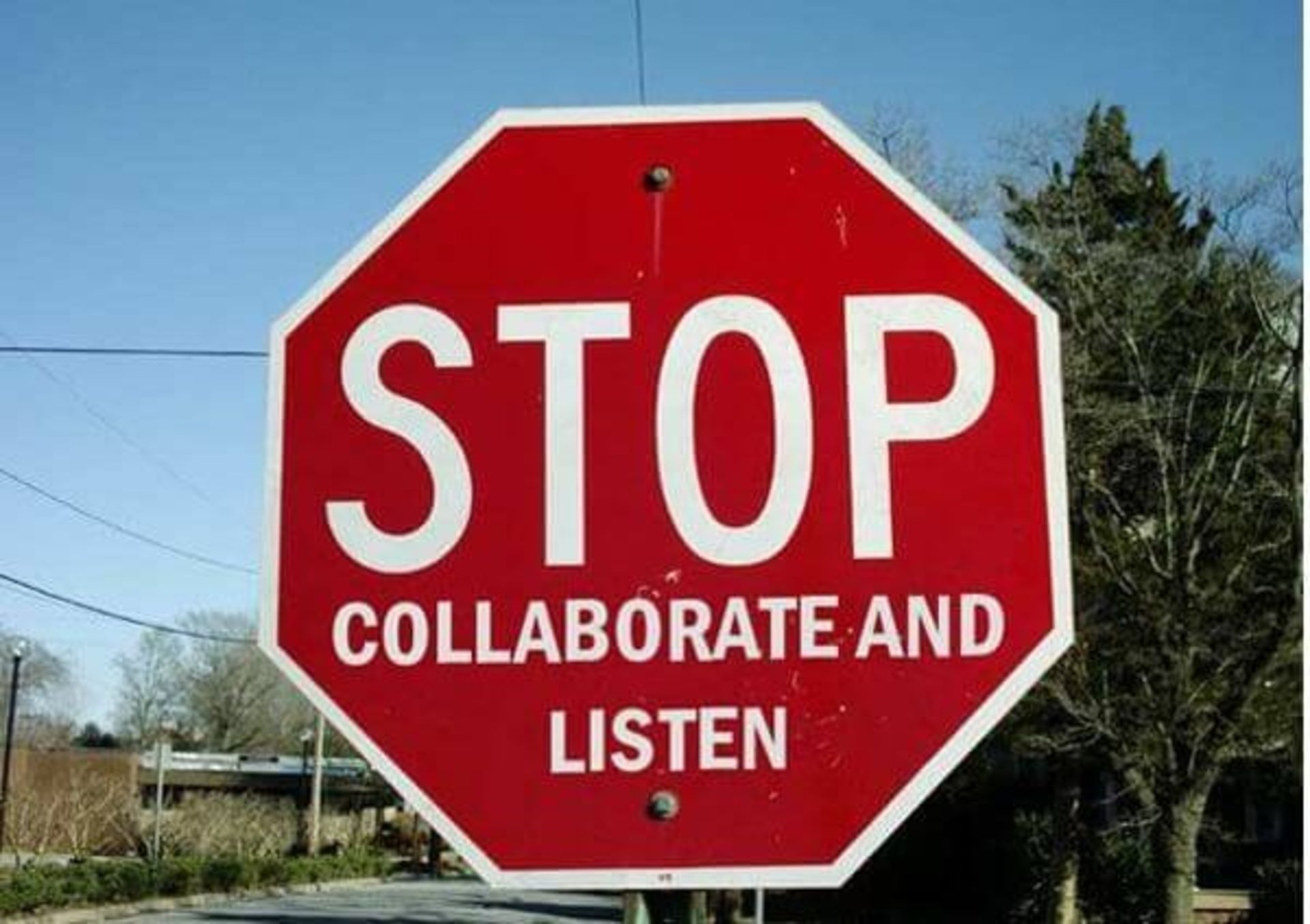 تابلو ایست قرمزرنگ