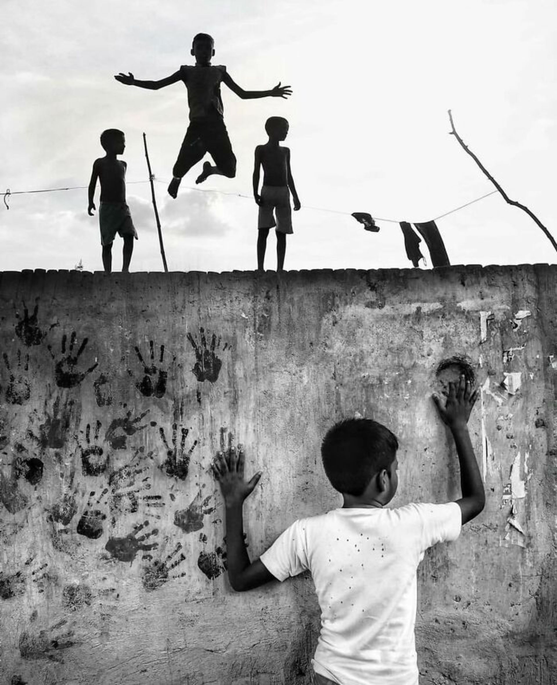 بچه‌ها در حال بازی