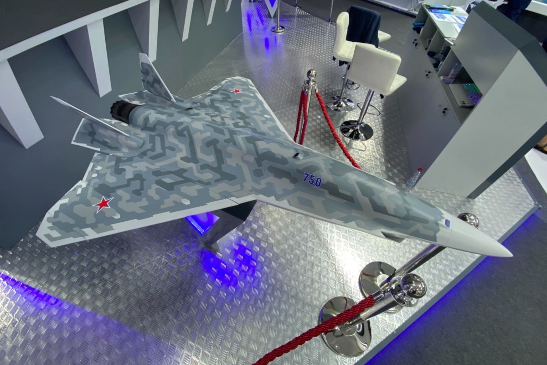 ماکت جنگنده‌ی بدون سرنشین سوخو ۷۵