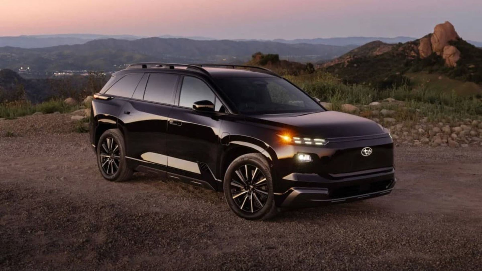 نمای سه‌چهارم جلو خودرو سوبارو گت‌وی