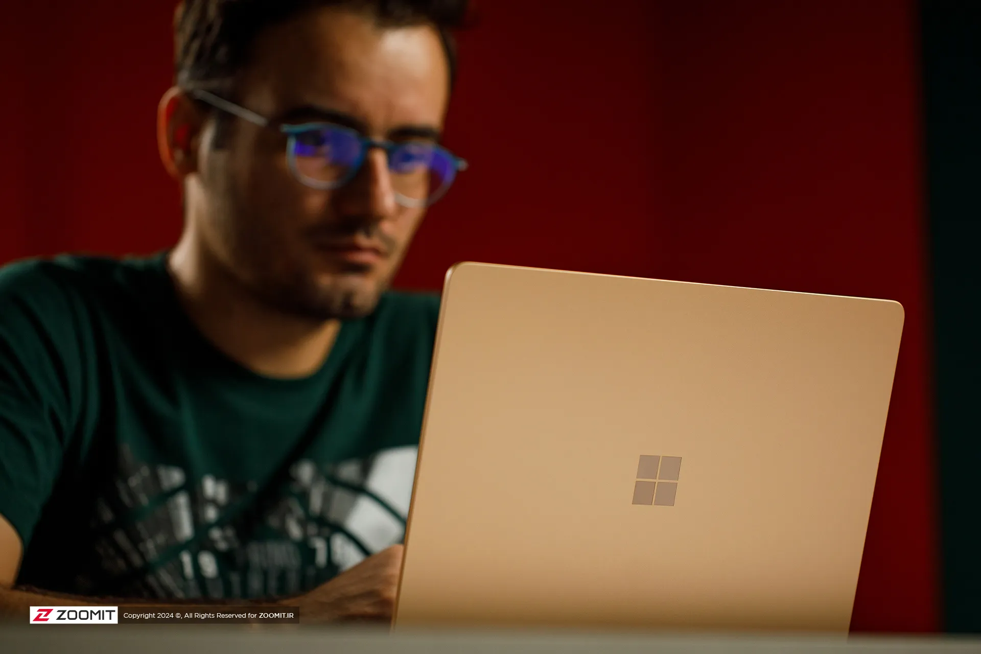 کار کردن با سرفیس لپ‌تاپ ۷ - ۲