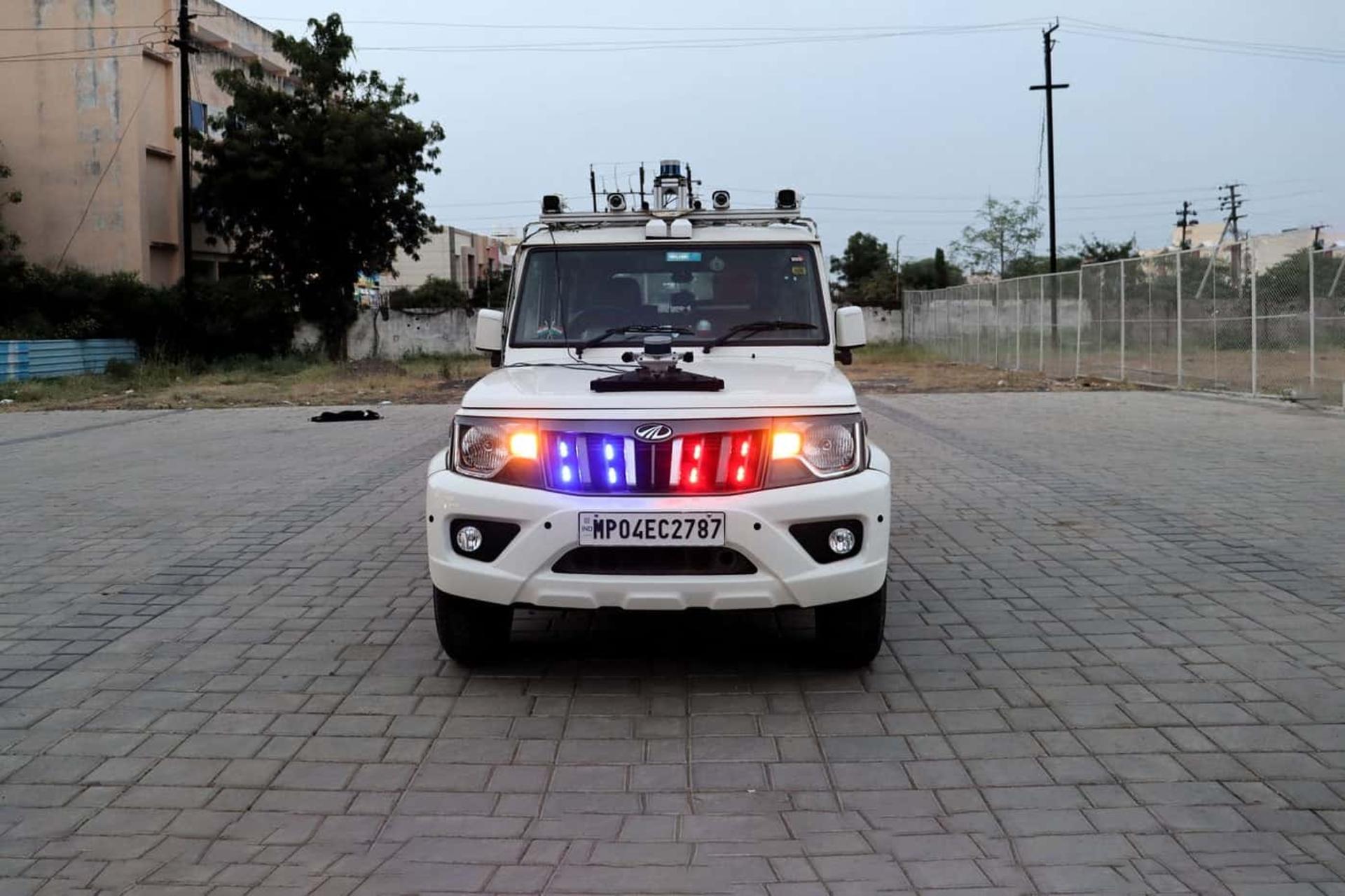 خودروی SUV کاملا خودران استارت‌آپ هندی Swaayatt Robots در خیابان‌های هند