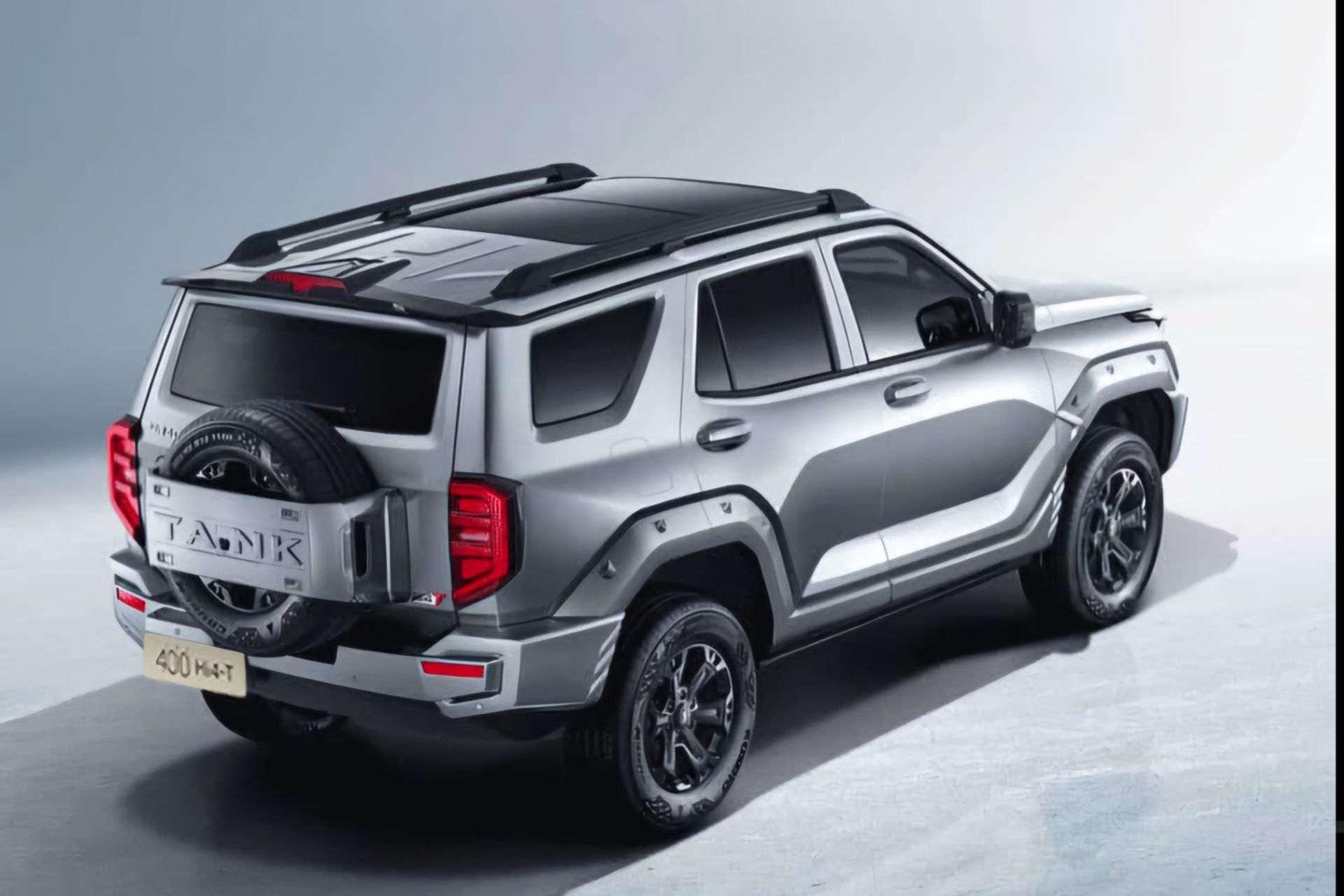 شاسی بلند تانک ۴۰۰