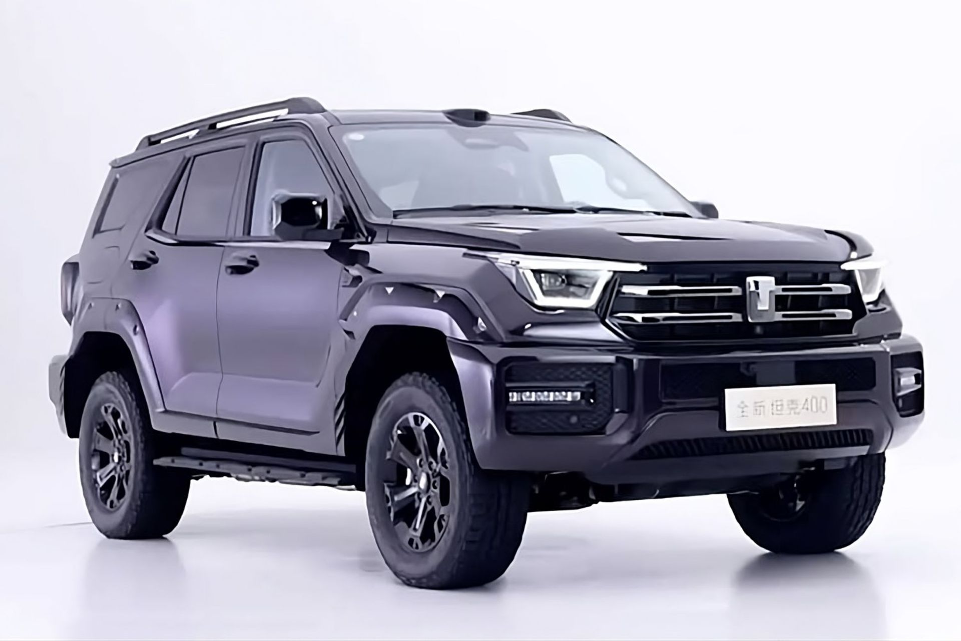 شاسی بلند تانک ۴۰۰