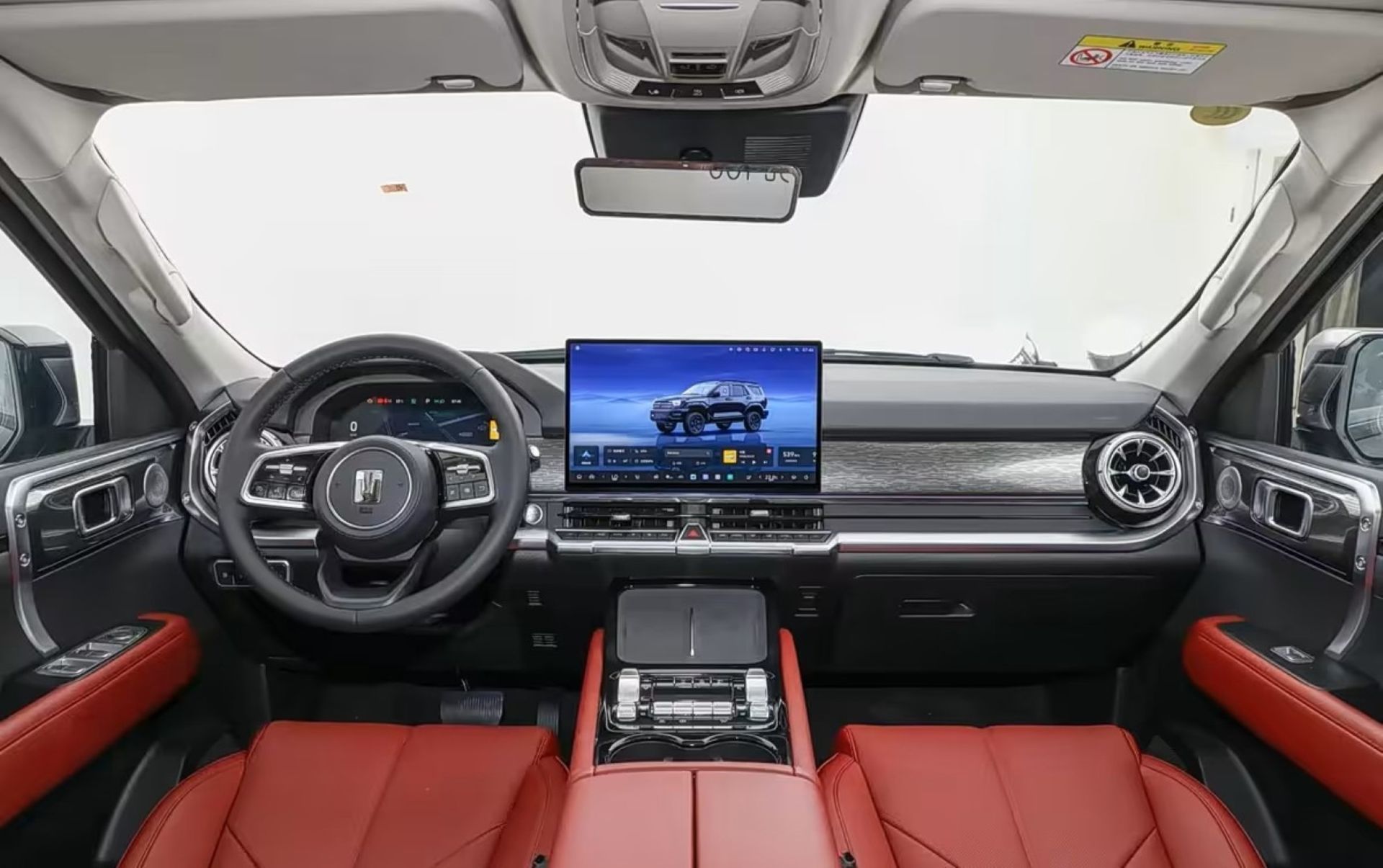 فضای داخل کابین خودرو تانک ۴۰۰