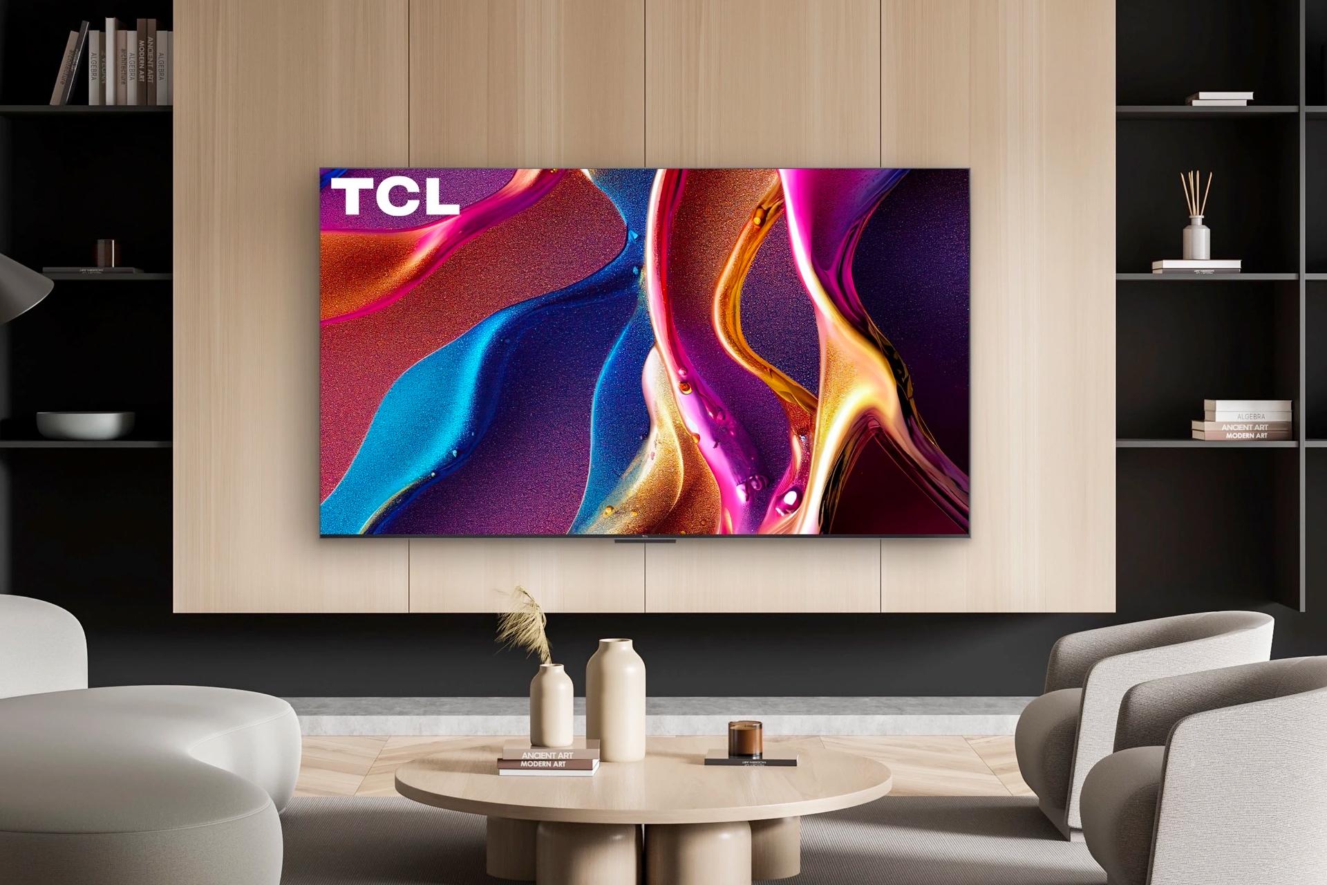 تلویزیون TCL Q7 5K از نمای جلو