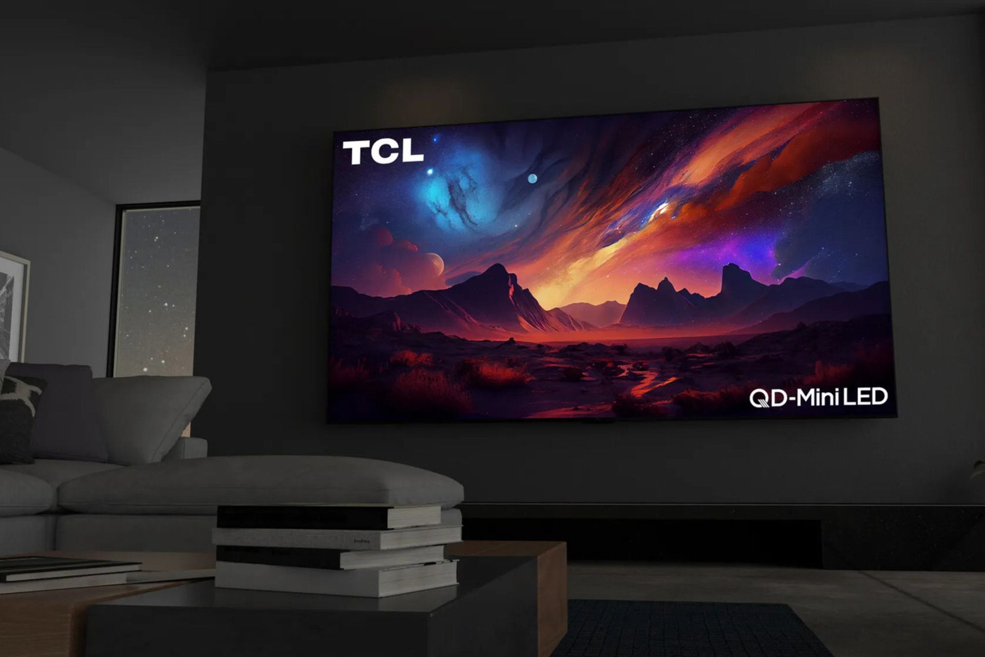 تلویزیون ۱۱۵ اینچی TCL QM891G نصب شده روی دیوار یک اتاق مدرن با نور کم