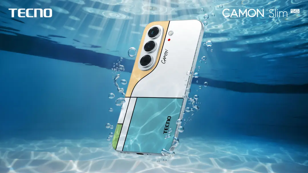 گوشی هوشمند تکنو Camon Slim زیر آب با حباب‌های هوا
