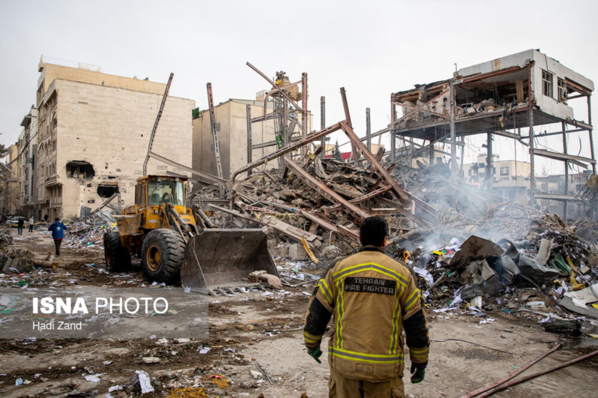 ساختمان تخریب‌شده در حمله هوایی آمریکا و اسرائیل به تهران